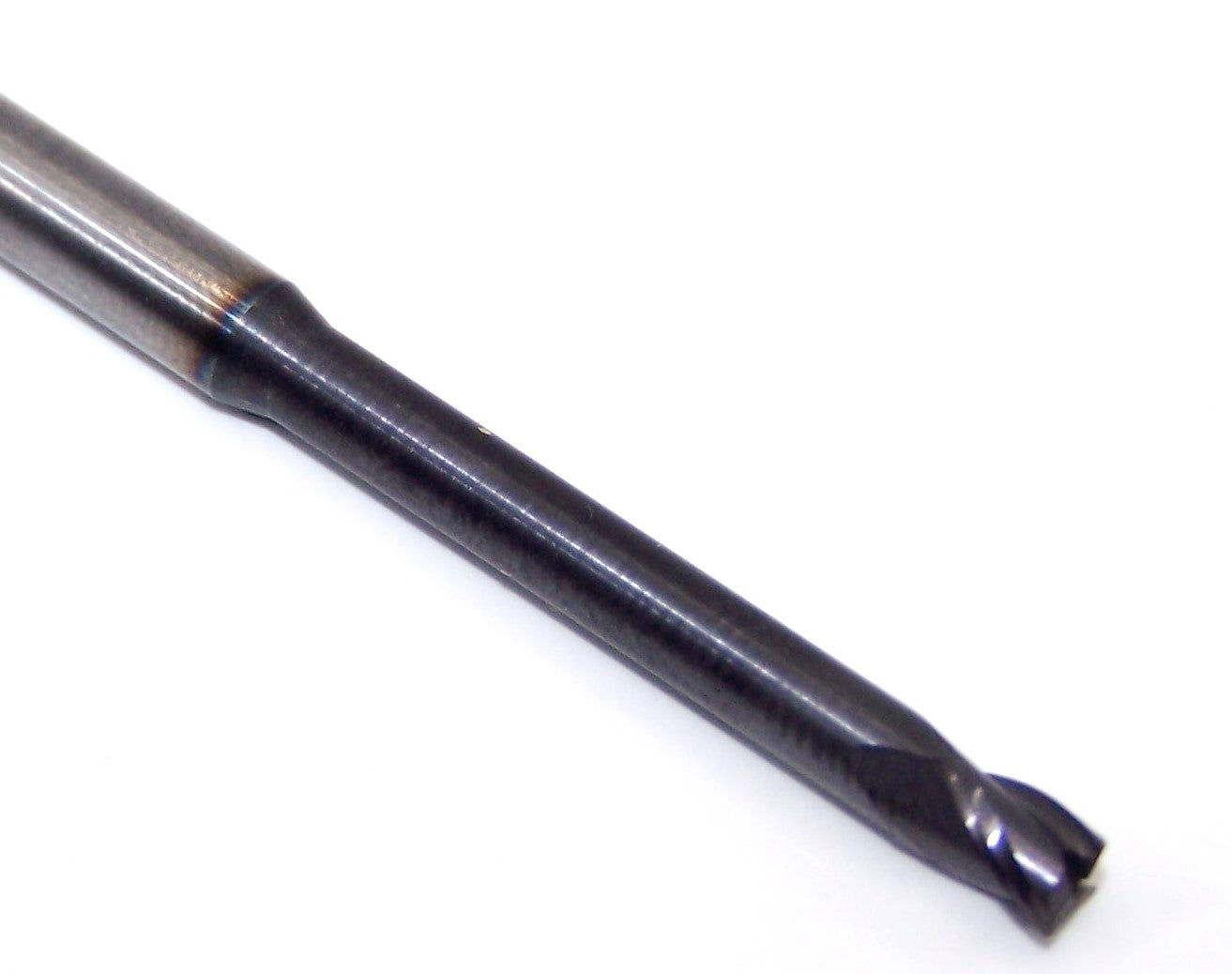 1743-1562L1250C Kyocera 5/32" Carbide 3 Flute End Mill 1.25"Extended Reach .010" Radius ALTiN Coated 0.1562" Diameter .234" Flute 3.0" Length 0.1875" Shank